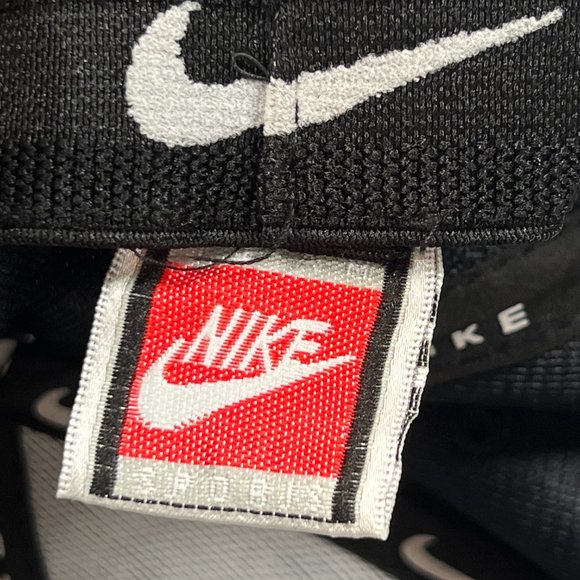 Nike Sports Vintage Hat Blue Cap Stretch Fit 3D Textured Red Label - Picture 7 of 8